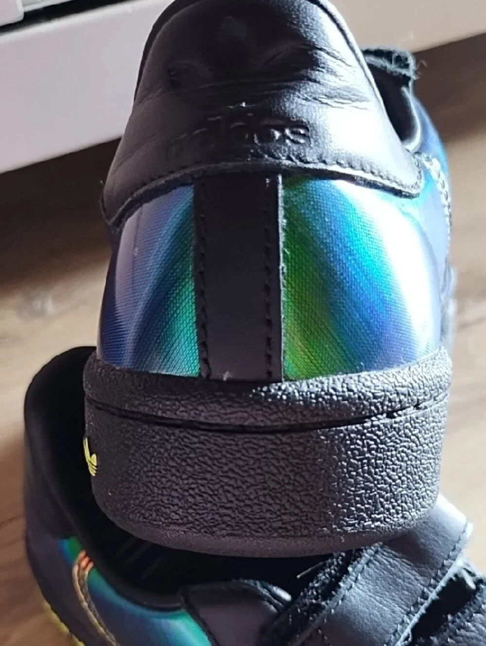 adidas no box